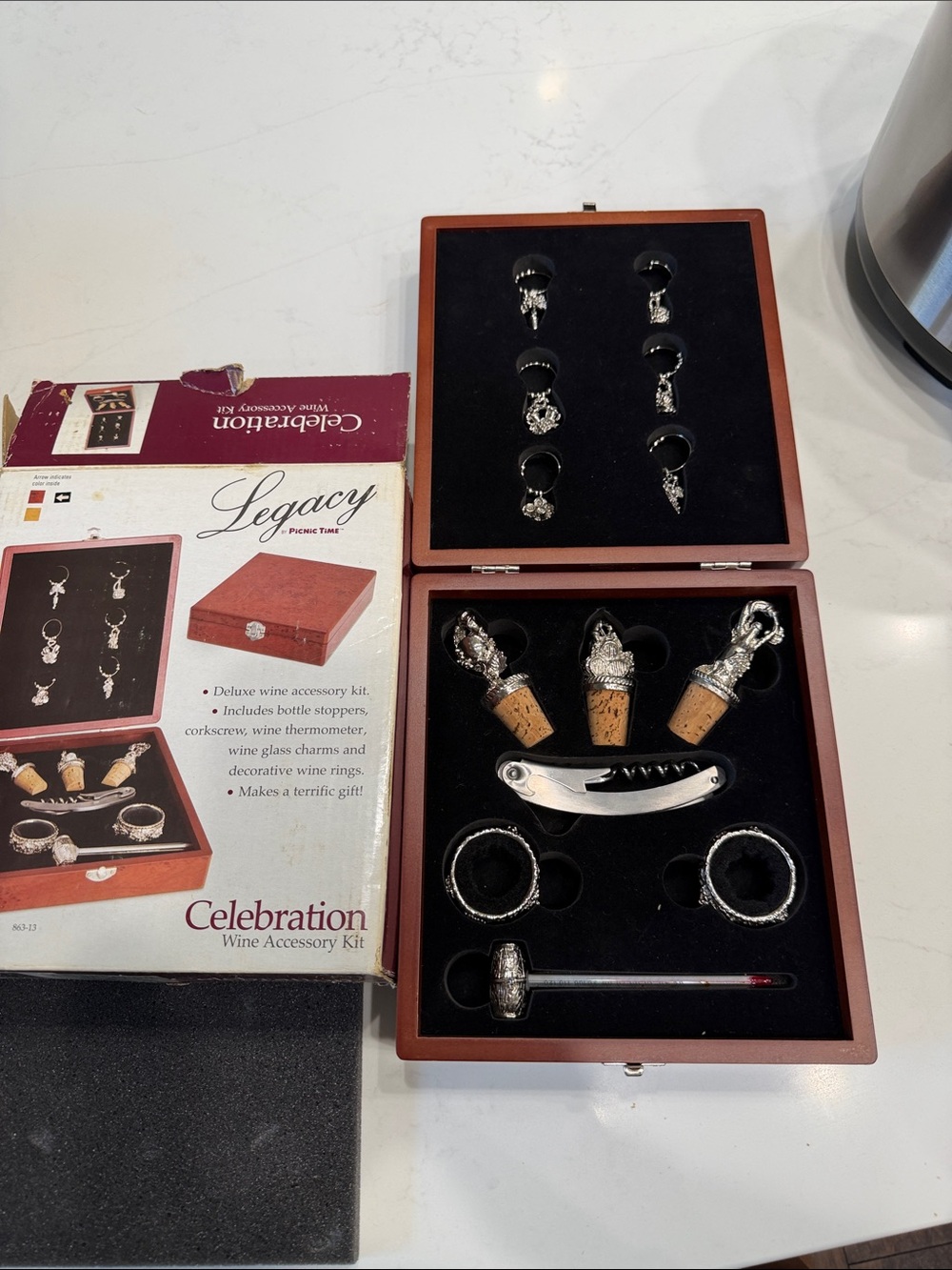 Vintage Legacy Wine Accessory Kit - Brown and Silver